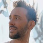 Village 42 - Charlie Winston